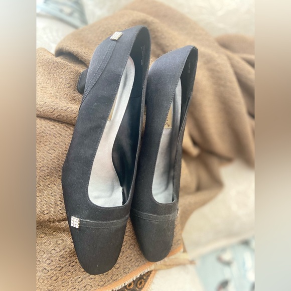 🎩 Pierre Dumas 10 sz block heels rhinestones black satin shoes for party holiday - Picture 4 of 13